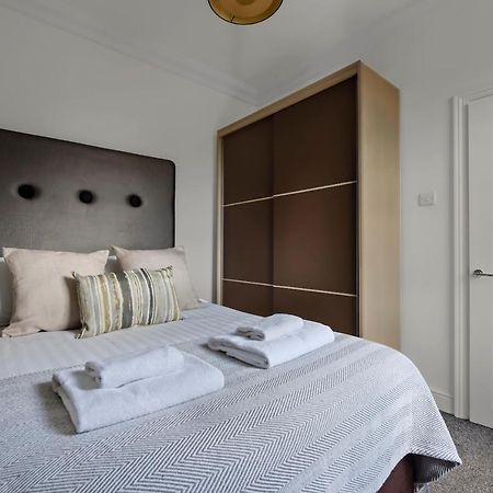 The West Kensington Apartments London Bagian luar foto